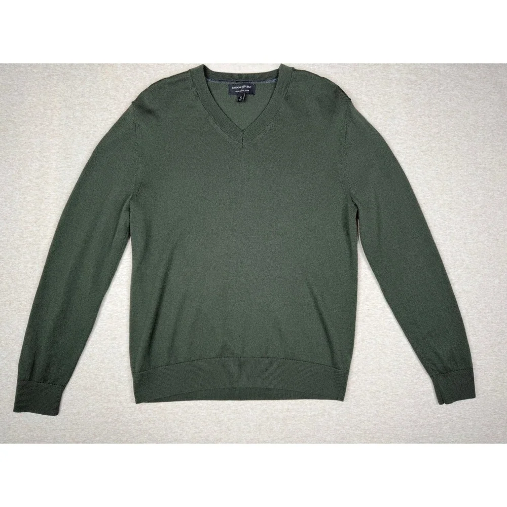 Banana Republic 100% Merino Wool Sweater Men's M Green V-Neck Lightweight